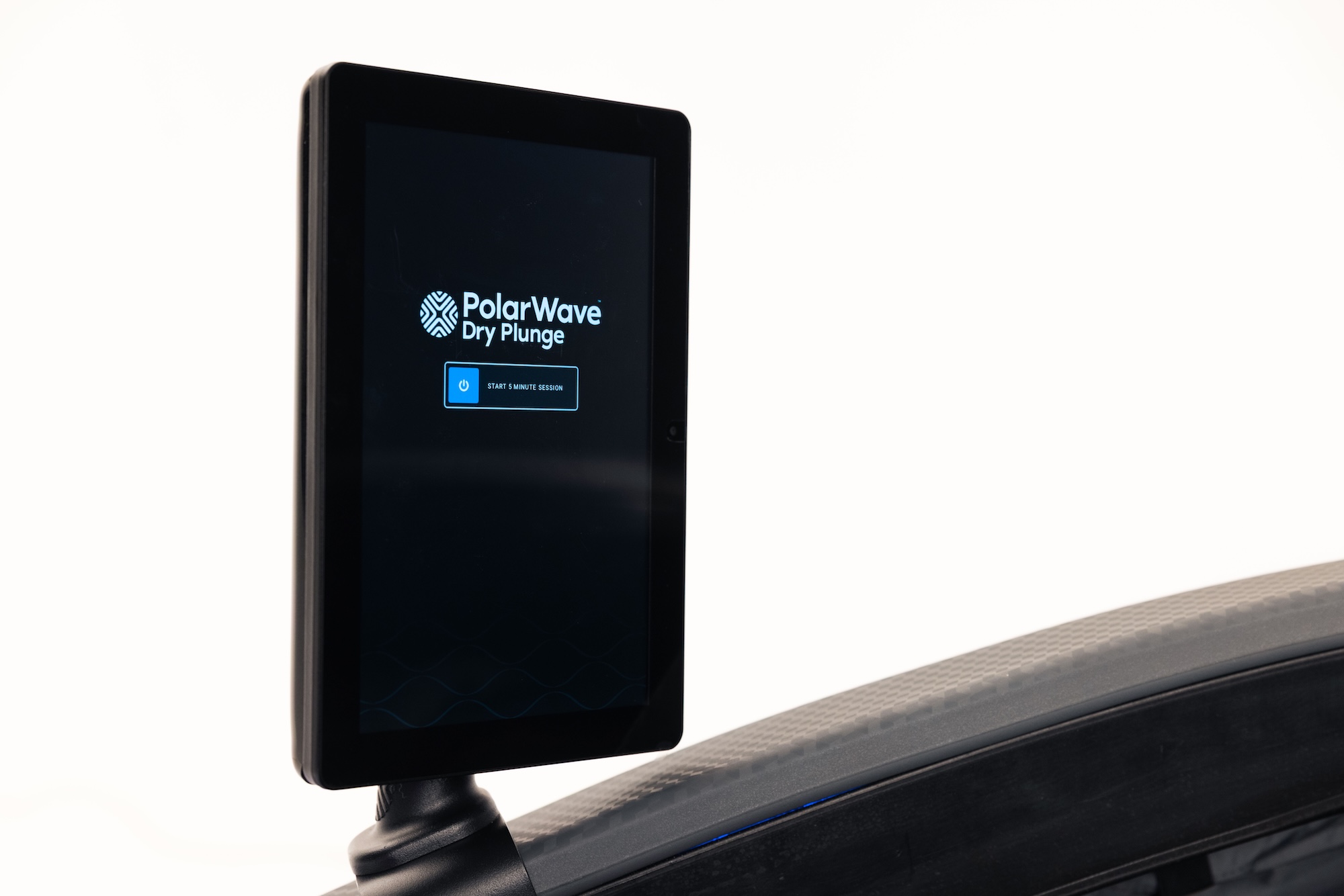 Closeup of PolarWave dry cold plunge screen